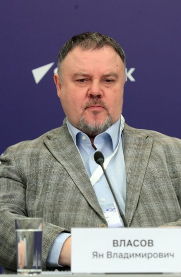 Власов Ян Владимирович, председатель правления